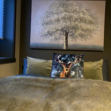 Vakker Og Romslig Pa Kvaloysletta Apartamento