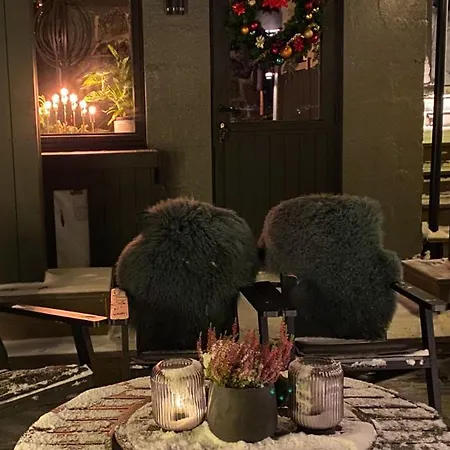 Vakker Og Romslig Pa Kvaloysletta Tromso