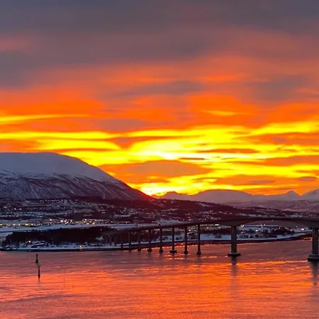 Vakker Og Romslig Pa Kvaloysletta Apartament Tromsø