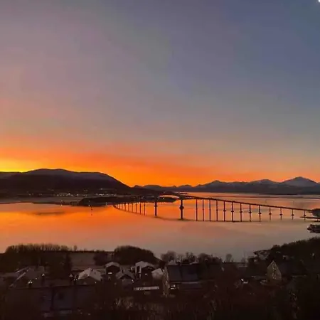 Vakker Og Romslig Pa Kvaloysletta Apartment Tromso